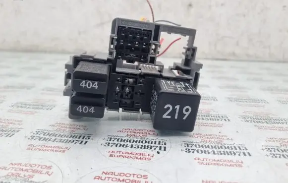 Volkswagen Touareg I Relay mounting block 7L6937503A