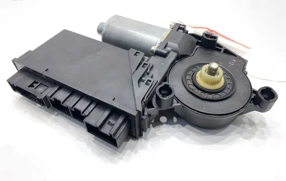 Audi A4 S4 B6 8E 8H Front door window regulator motor 8E1959802B