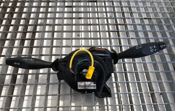 Wiper turn signal indicator stalk/switch