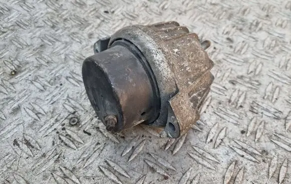 BMW 1 E81 E87 Engine mount bracket 1398112