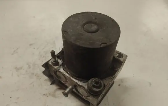 Hyundai Santa Fe ABS Pump 0265231768 589102B300 516L4290905