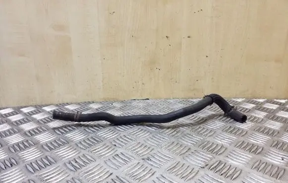 Toyota Avensis T270 Engine coolant pipe/hose