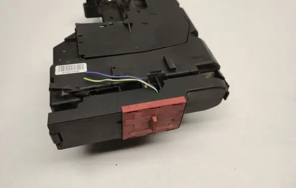 Mercedes-Benz E C207 W207 Fuse module A2075401850