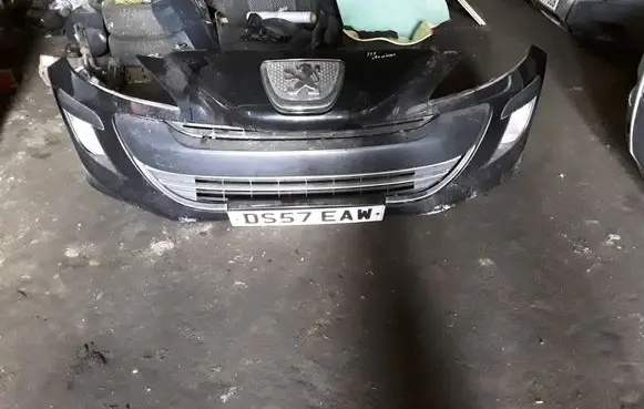 Peugeot 308 Front bumper 9680484677