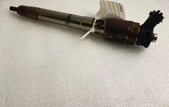 Maserati Levante Fuel injector 35062015F 0445110523