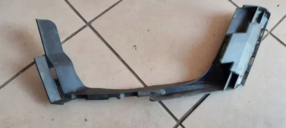 Audi A4 S4 B8 8K Front bumper mounting bracket 8K0807670