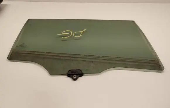 KIA Sportage Rear door window glass