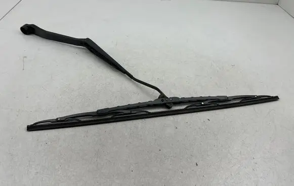 Toyota RAV 4 (XA20) Windshield/front glass wiper blade 