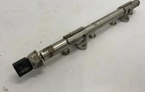 Volkswagen Polo V 6R Fuel main line pipe 04E133320D 06K906051A