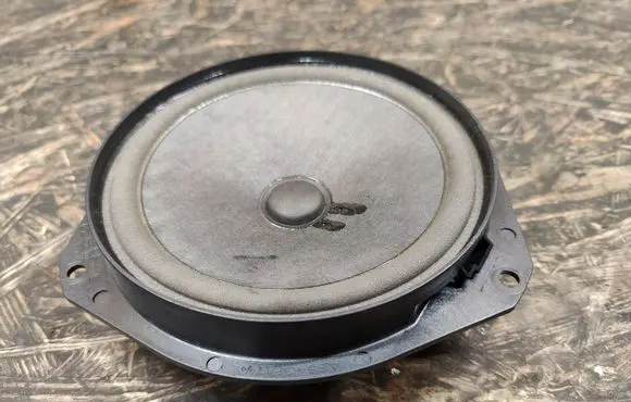 Fiat 500X Front door speaker A01910401
