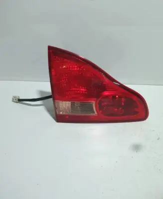 Toyota Avensis Verso Tailgate rear/tail lights 7654