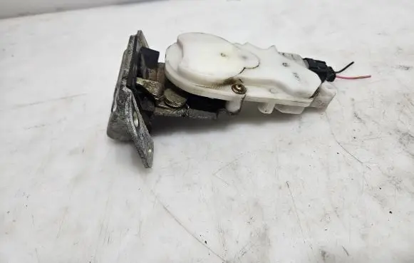 Loading door lock