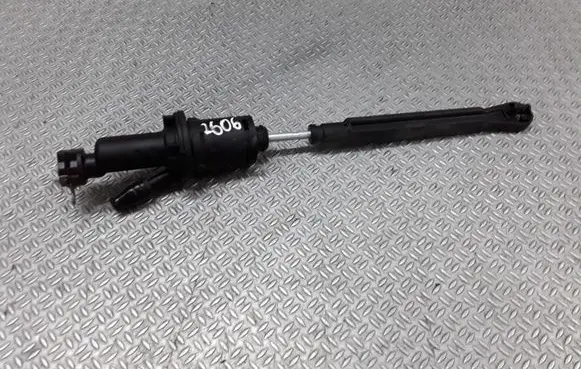 Peugeot 308 Clutch master cylinder