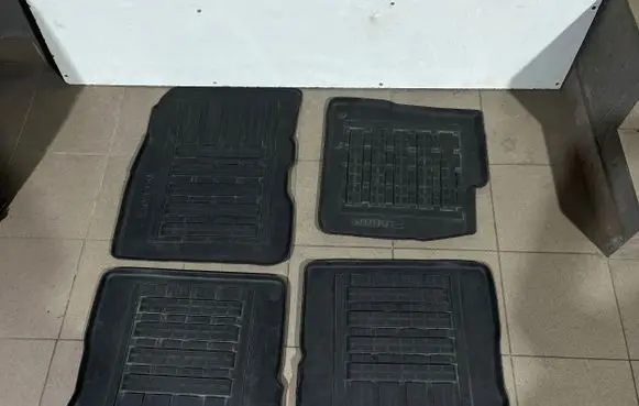 Nissan Note (E12) Car floor mat set K7583V89 K7483VV89