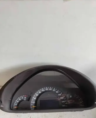 Mercedes-Benz C W203 Speedometer (instrument cluster) 88311323