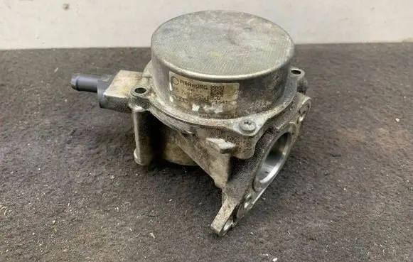 Volkswagen PASSAT CC Vacuum pump 06H145100AB 7012522080 06H145100AK