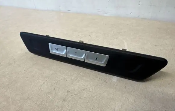 BMW 7 G11 G12 Seat memory switch 6826731