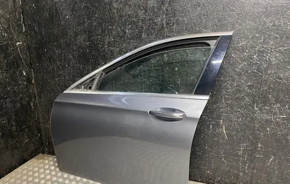 Mercedes-Benz E W213 Front door