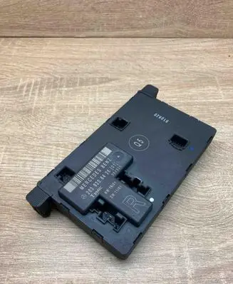 Mercedes-Benz C W203 Door central lock control unit/module 2038206426 351320