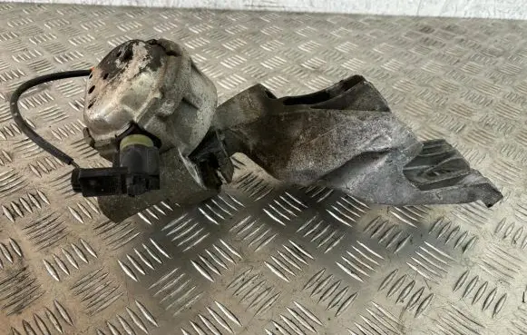 Audi A6 S6 C7 4G Engine mount bracket 8K0199307BE