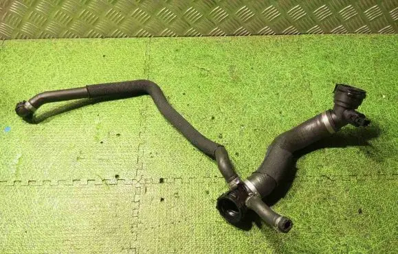 BMW X5M E70 Engine coolant pipe/hose 7589755