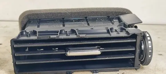Nissan Qashqai J12 Dash center air vent grill 687516UA0A 50080245 202306180043