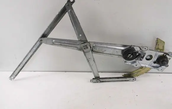 Daihatsu Cuore Front door manual window regulator 