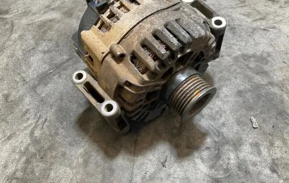 Mercedes-Benz Sprinter W906 Generator/alternator A0009067702 2618188A 413024650