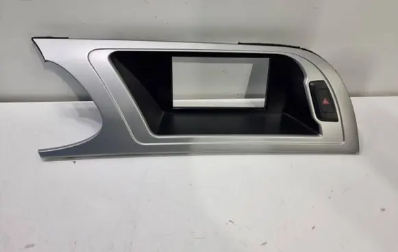 Radio/GPS head unit trim