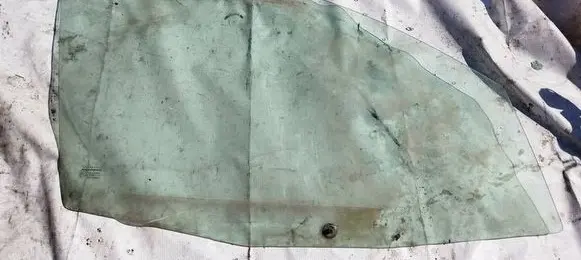 Ford Fusion Front door window glass four-door AS2