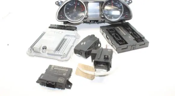 Audi A5 8T 8F Engine ECU kit and lock set 8T0920981H 8T0907468AB