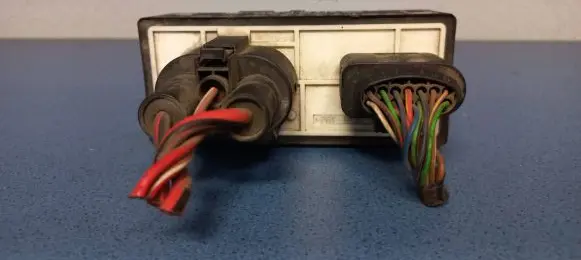 Volkswagen Golf IV Coolant fan relay 1J0919506K