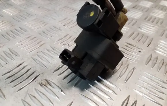 Hyundai ix35 Vacuum valve 36611203
