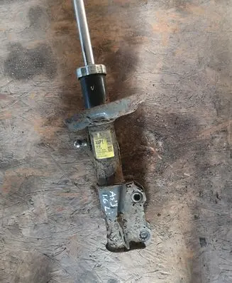 Opel Astra J Front shock absorber/damper 13333973