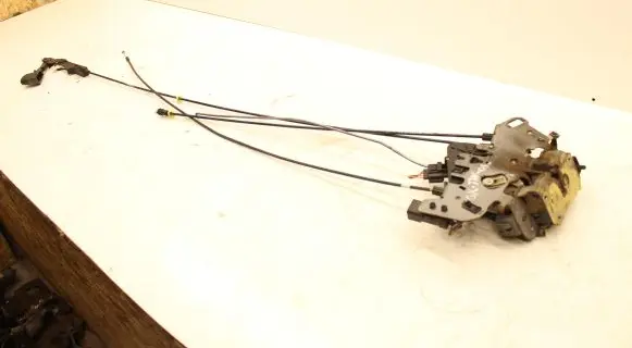 Chrysler Town & Country IV Rear door lock 25000282