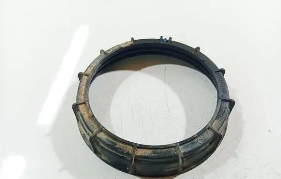 Renault Megane III In tank fuel pump screw locking ring/nut 8200183136