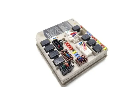 Nissan Note (E11) Fuse module