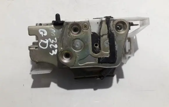 Mazda 323 Rear door lock