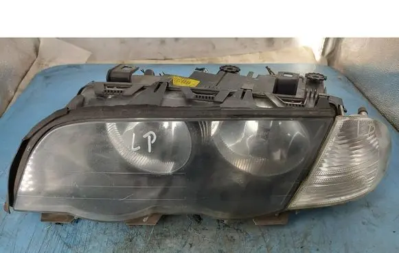 BMW 3 E46 Front reflector