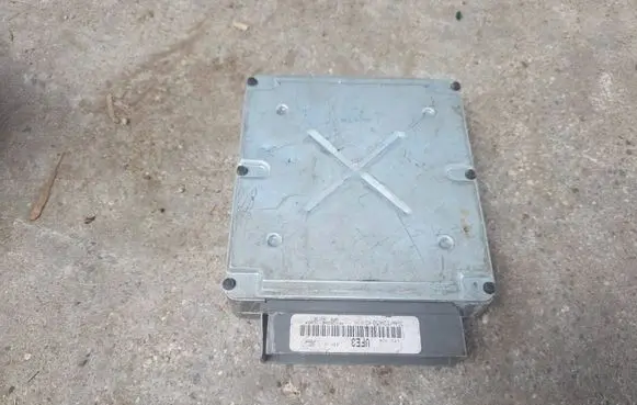 Ford Focus Engine control unit/module 3S4A12A650KD