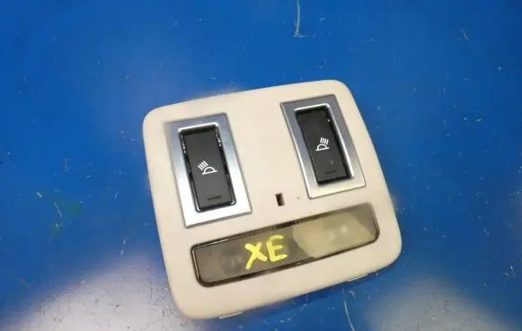 Jaguar XE Rear seat light
