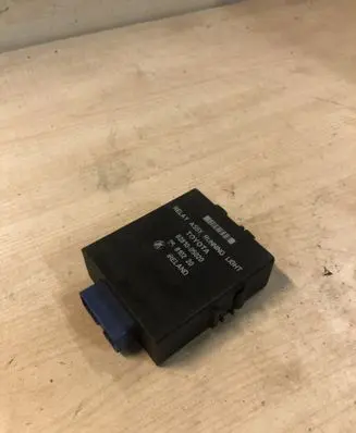 Toyota Avensis T220 Other control units/modules 8281005020