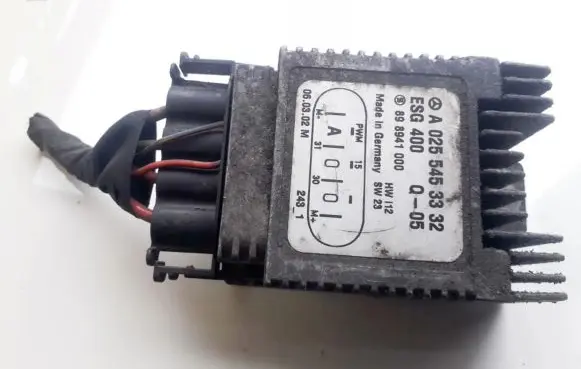 Mercedes-Benz Vaneo W414 Coolant fan relay A0255453332 898941000