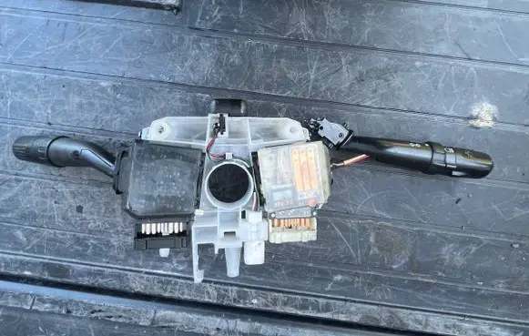 Subaru Impreza II Wiper switch 83111FE44 17G006