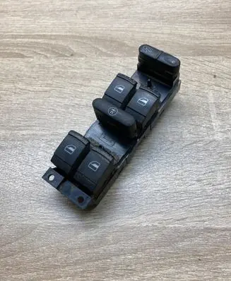 Volkswagen PASSAT B5.5 Electric window control switch 1J4959857