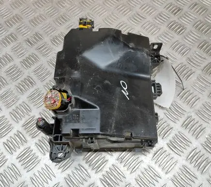 Mitsubishi Outlander Fuse module 8565A392 MR400709