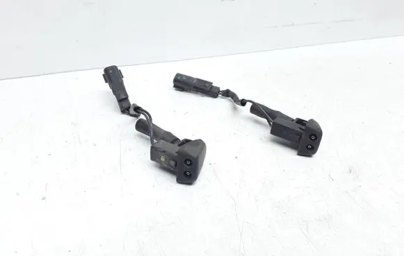 Volvo XC60 Windshield washer spray nozzle 