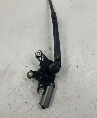 Volkswagen PASSAT B5 Rear window wiper motor 404218 8L0955711