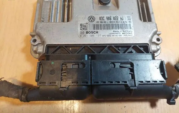 Volkswagen PASSAT B6 Engine control unit/module ECU 0261S04137 03C906022AJ 03C906022J