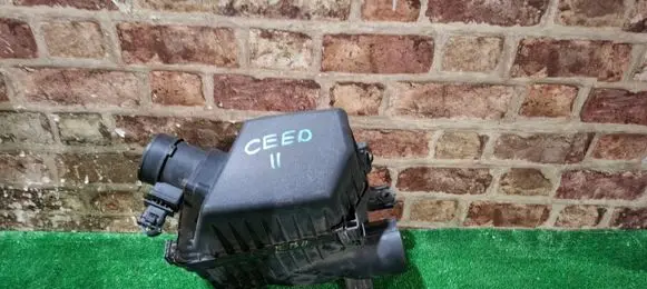 KIA Ceed Air filter box cover 